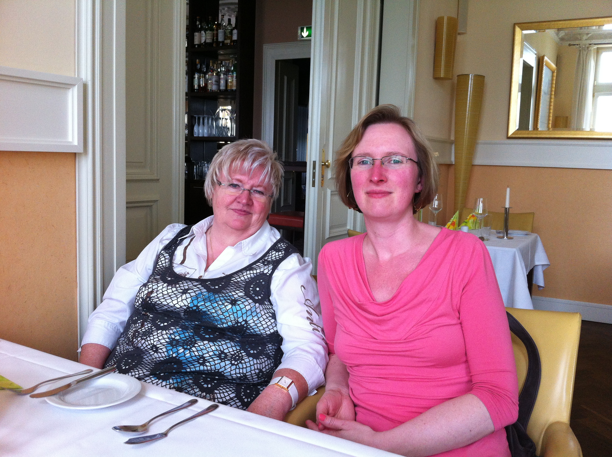 Frau Döchert und Frau Seifert aus unserem Büro in Thalheim.
