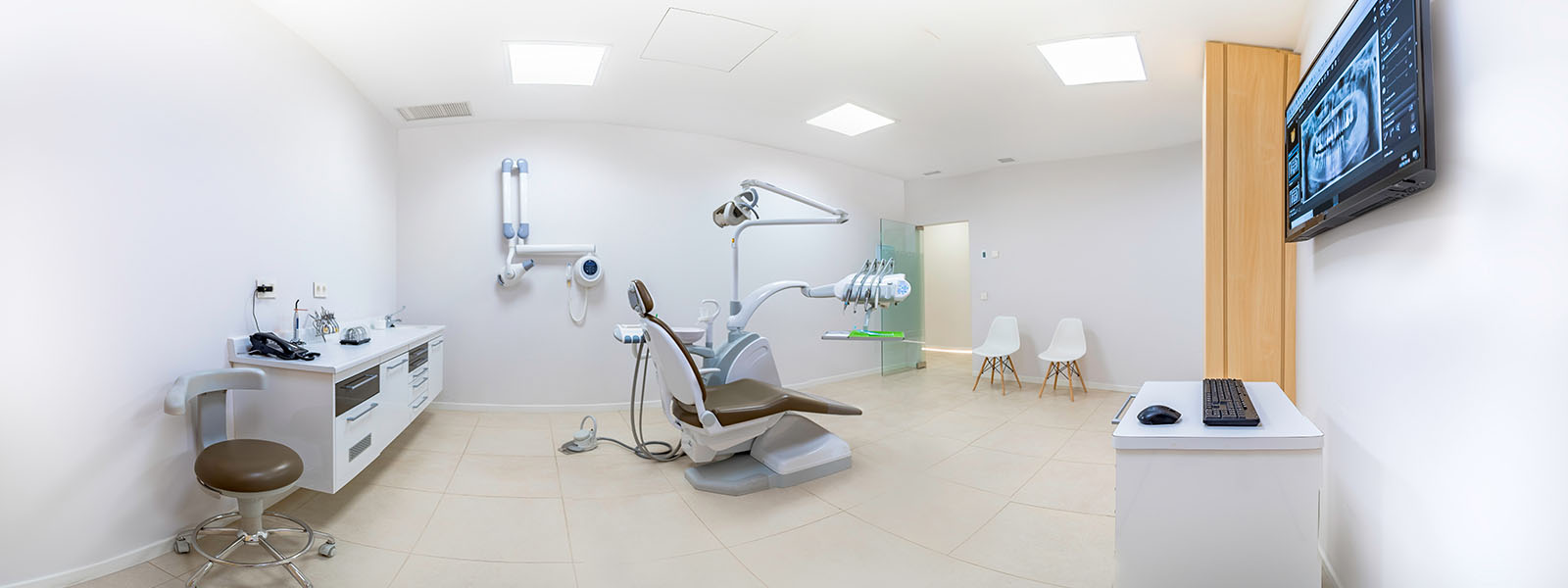 Behandlungszimmer beim Zahnarzt