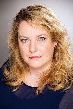 Frau Cornelia Hahn