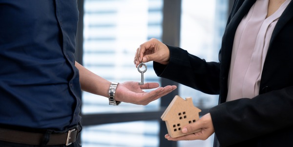 Schlüsselübergabe bei Vermietung
